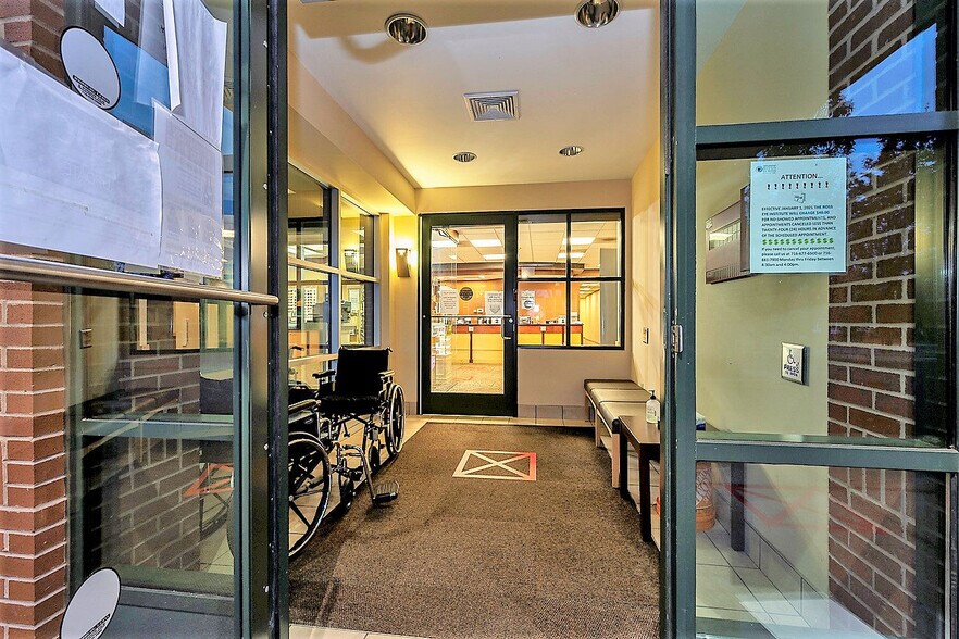 More Photos Of 301-303 Sterling Dr, Orchard Park Medical For Lease