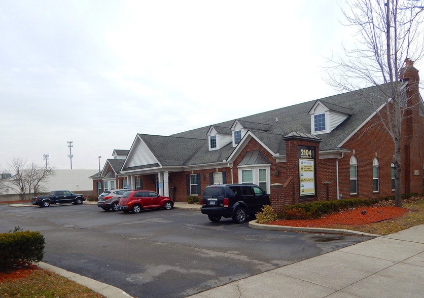 Primary Photo Of 2104 E Eleven Mile Rd, Warren Office For Lease