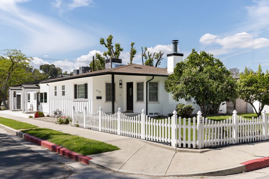 More Photos Of 5131 Don Pio Dr, Woodland Hills Multifamily For Sale