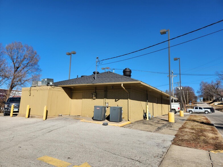 More Photos Of 1600 Euclid Ave, Des Moines Fast Food For Sale