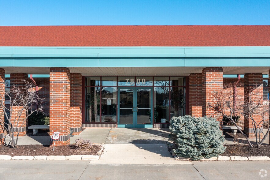More Photos Of 7800 S 15th St, Lincoln Office For Sale