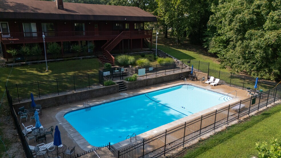 More Photos Of 20 Crown Dr, Camdenton Apartments For Sale