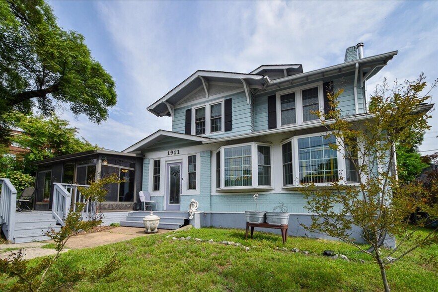 More Photos Of 1911 Memorial Ave SW, Roanoke Office Residential For Sale