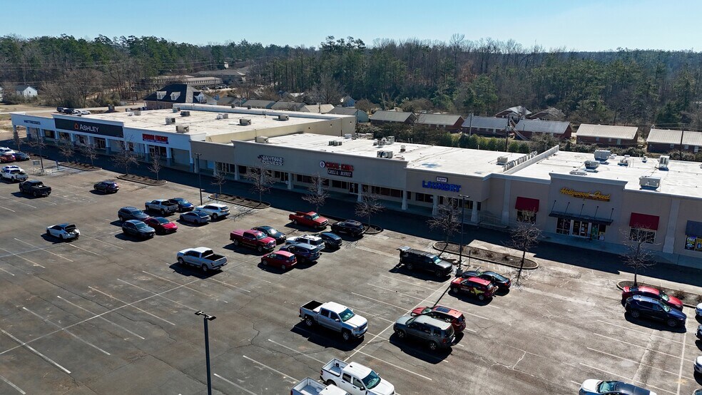 More Photos Of 2128-2150 Jackson Ave W, Oxford Unknown For Lease
