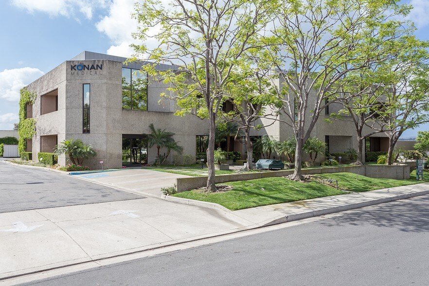 More Photos Of 15 Marconi, Irvine Light Distribution For Lease