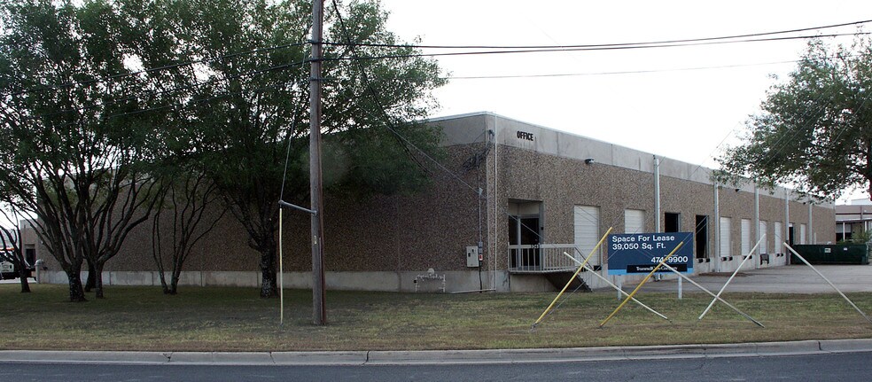 More Photos Of 3737-3741 Drossett Dr, Austin Distribution For Lease