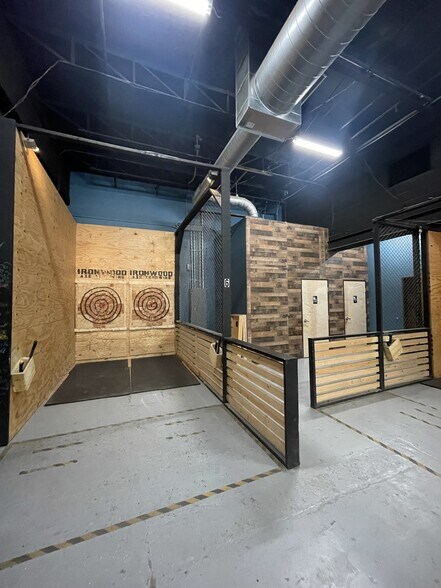 More Photos Of 314 E Hickory St, Denton Freestanding For Lease