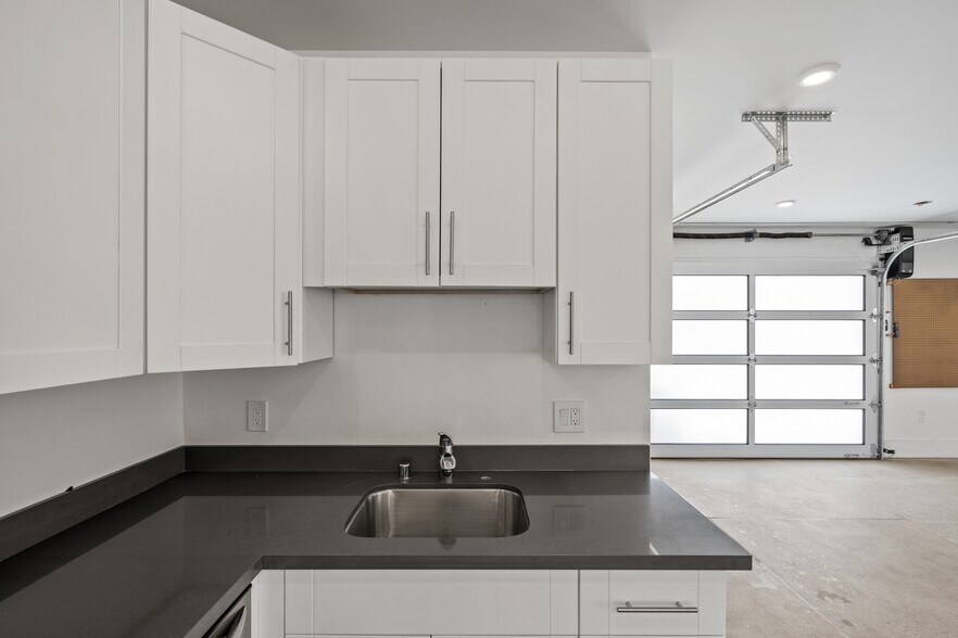 More Photos Of 629-639 S B St, San Mateo Storefront For Lease