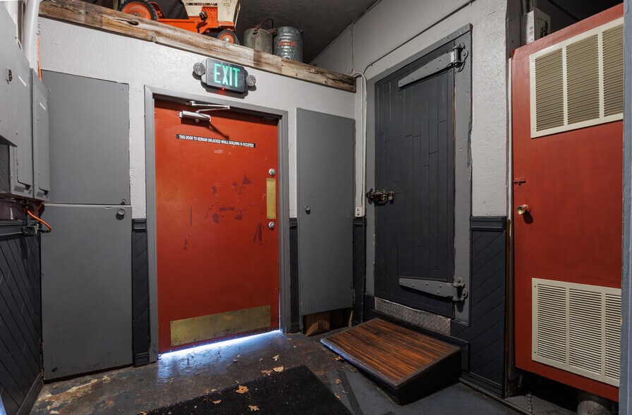 More Photos Of 149 E Main St, Hermiston Bar For Lease