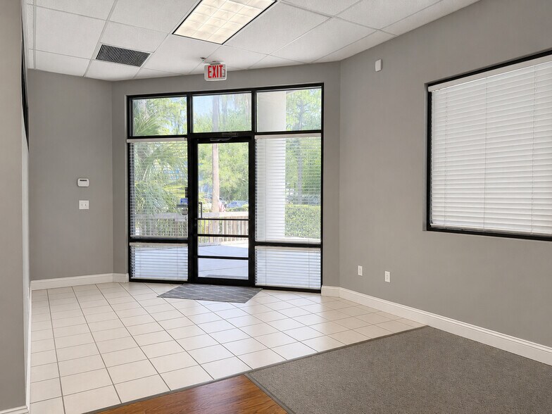 More Photos Of 7076 Davis Creek Rd, Jacksonville Warehouse For Lease