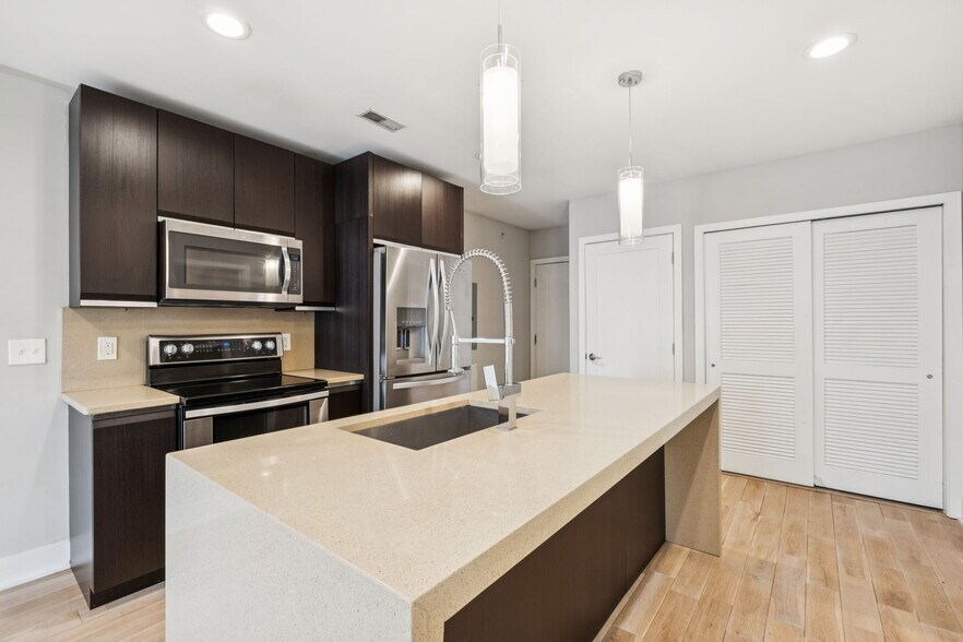 More Photos Of 1516 Green St, Philadelphia Apartments For Sale