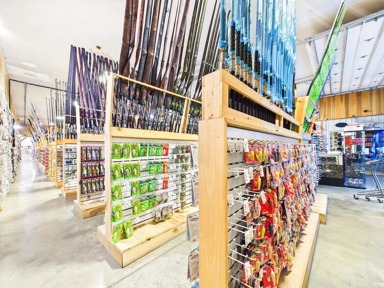 More Photos Of 13520 Emerson Ave, Williamstown General Retail For Sale