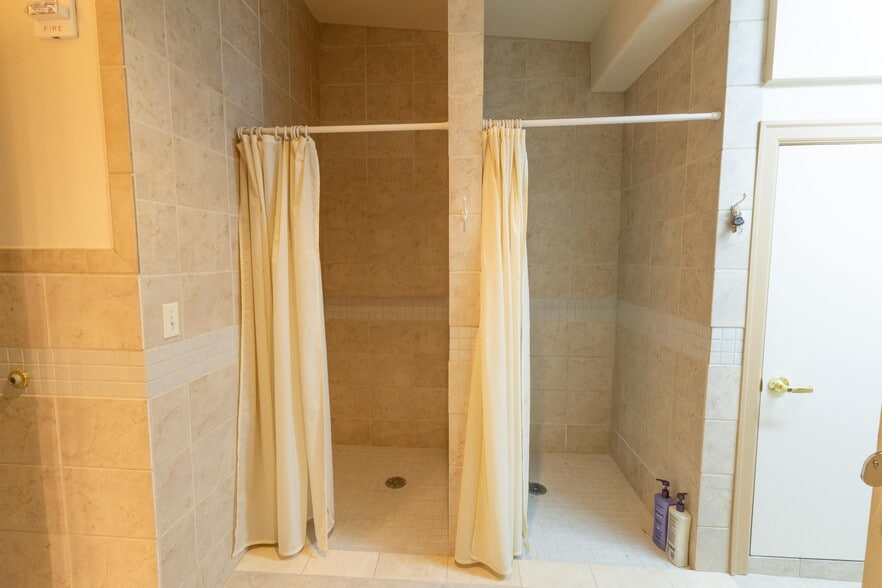 More Photos Of 360 Knechtel Way NE, Bainbridge Island Apartments For Sale