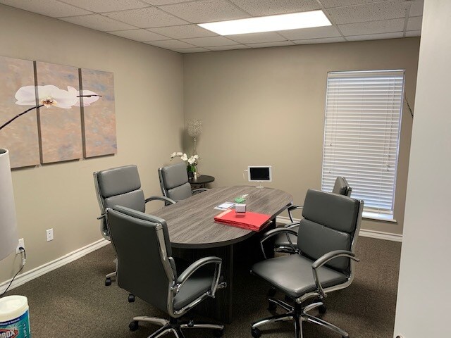 More Photos Of 4838 Holly Rd, Corpus Christi Office For Lease