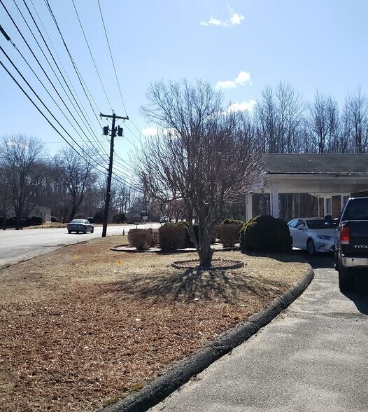 More Photos Of 55 Lafayette Rd, Salisbury Flex For Sale