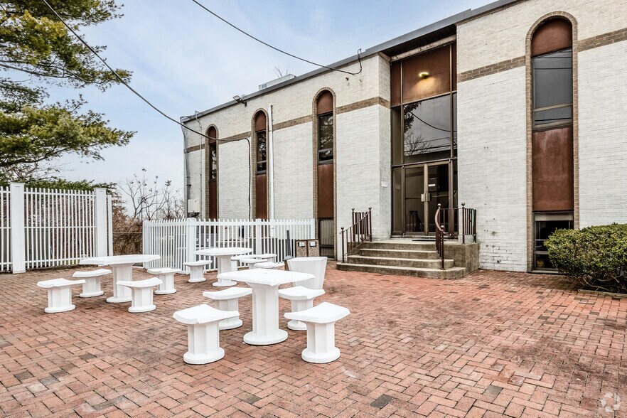 More Photos Of 40 Galesi Dr, Wayne Office For Lease