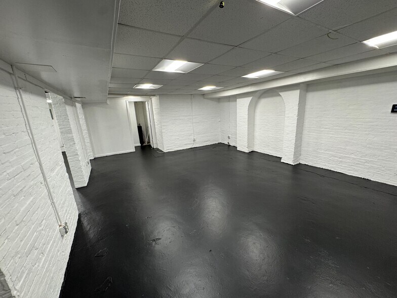 Primary Photo Of 1013 N Charles St, Baltimore General Retail For Sale