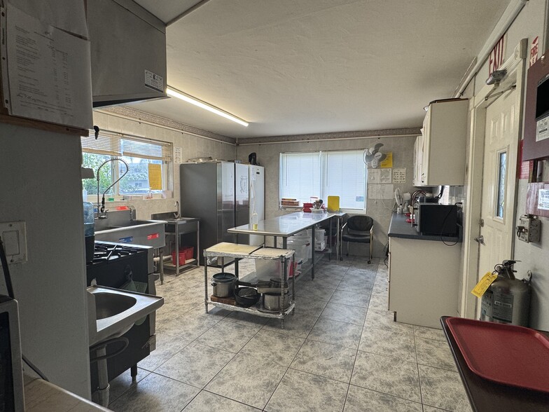 More Photos Of 1930 Lincoln St, Hollywood Assisted Living For Sale