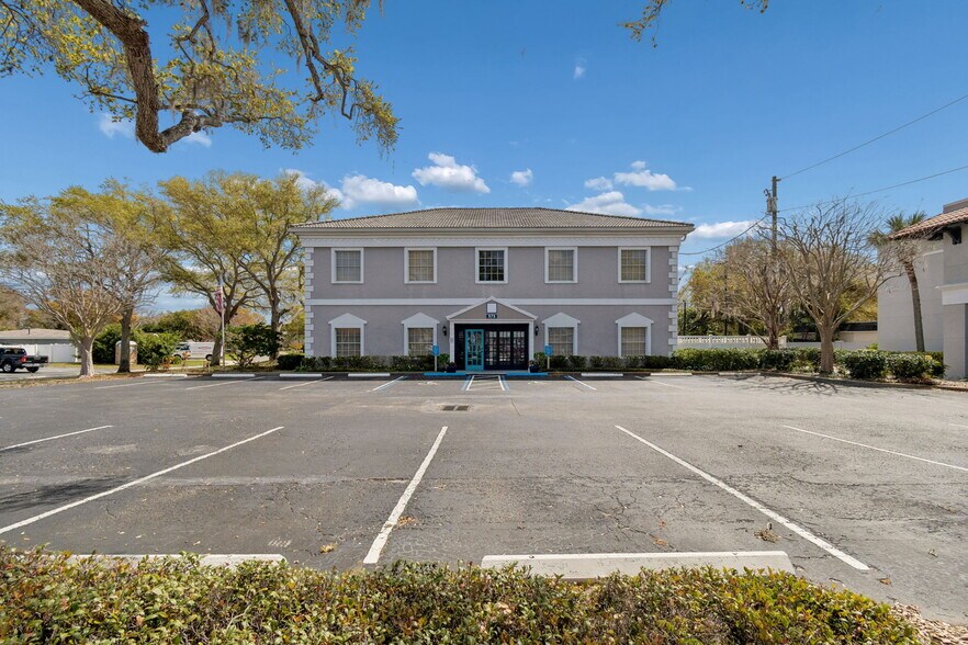 More Photos Of 575 Indian Rocks Rd N, Belleair Bluffs Medical For Lease