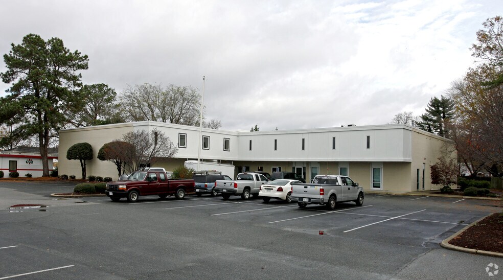 More Photos Of 12284 Warwick Blvd, Newport News Office For Lease