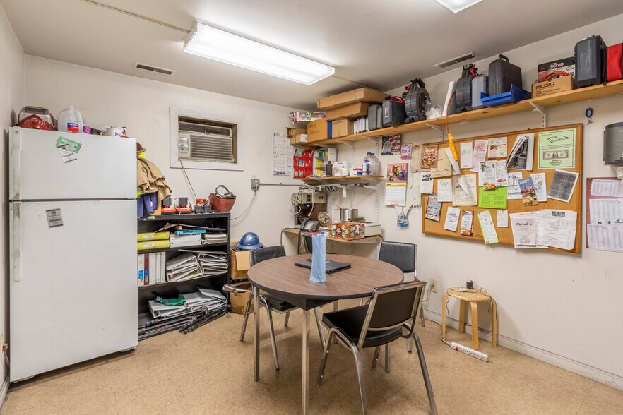 More Photos Of 5095 Crookshank Rd, Cincinnati Light Manufacturing For Sale