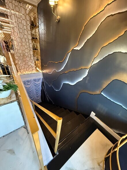 More Photos Of 3336 E Ridge Rd, Lansing General Retail For Lease