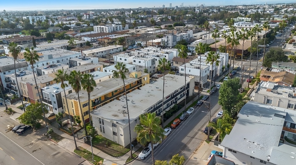More Photos Of 4956 Romaine St, Los Angeles Apartments For Sale