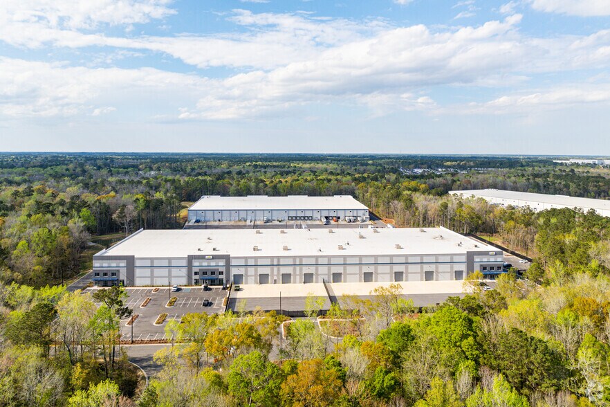 More Photos Of 9028 Palmetto Commerce Pky, Ladson Distribution For Lease