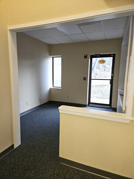 More Photos Of 65 Mathewson Dr, Weymouth Flex For Lease