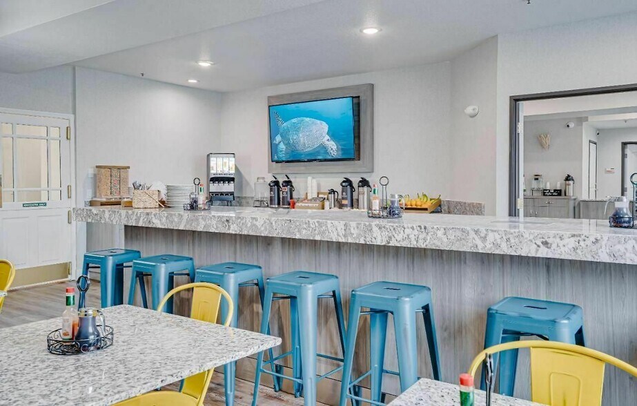 More Photos Of 3430 NE Hwy 101, Lincoln City Hospitality For Sale