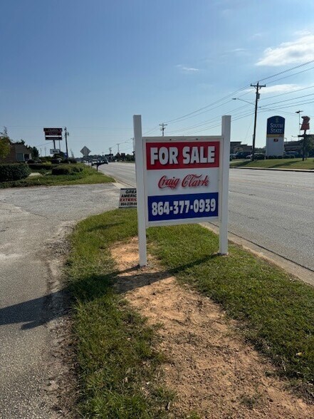 More Photos Of 568 Bypass 72 NW, Greenwood Freestanding For Sale