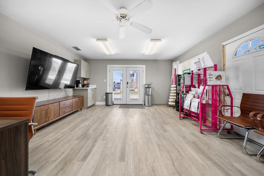 More Photos Of 321 E Main St, El Centro Warehouse For Sale