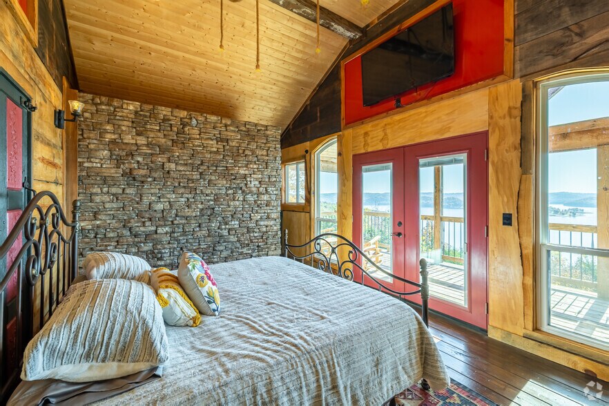 More Photos Of 1150 County Road 113, Eureka Springs Lodge Meeting Hall For Sale