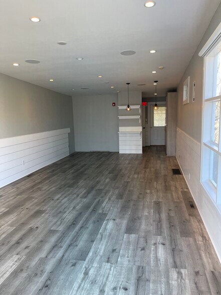 More Photos Of 25 Post Office Sq, Chatham Flex For Sale