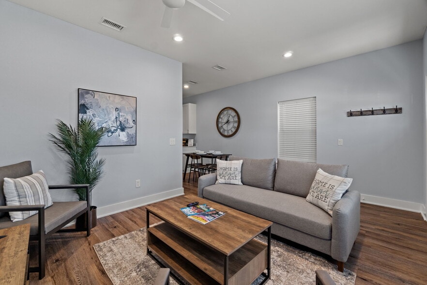 More Photos Of 2906 Sarah Jean Ct, Panama City Manufactured Housing Mobile Home Park For Sale