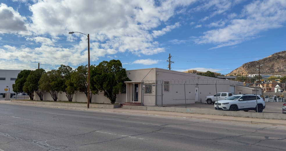 More Photos Of 2001 Grant Ave, El Paso Manufacturing For Sale
