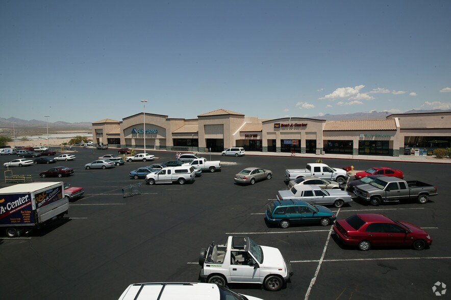 More Photos Of 2350 Miracle Mile Rd, Bullhead City Department Store For Lease