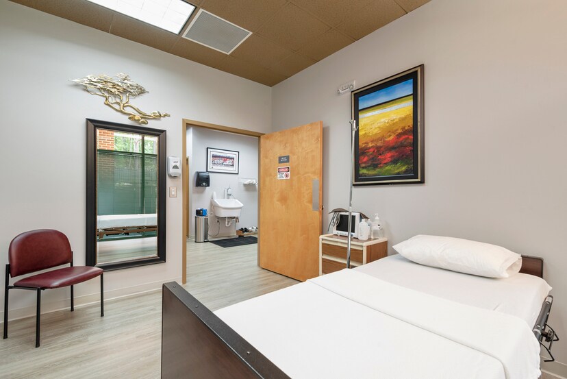 More Photos Of 3970 Rogers Bridge Rd, Duluth Office For Sale