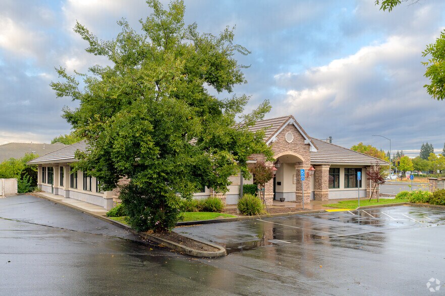 More Photos Of 6806 Fallsbrook Ct, Granite Bay Office For Sale