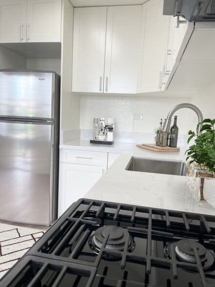 More Photos Of 2848 Date St, Honolulu Apartments For Sale