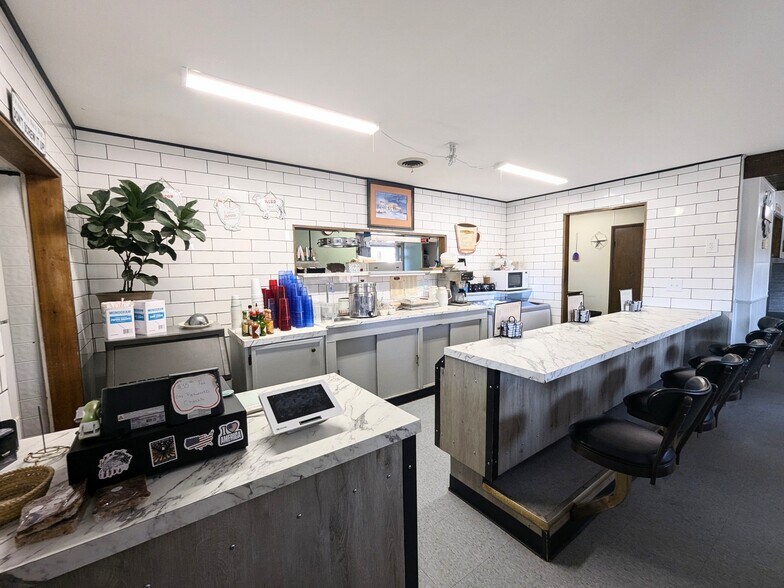 More Photos Of 745 1st E St, Malta Restaurant For Sale