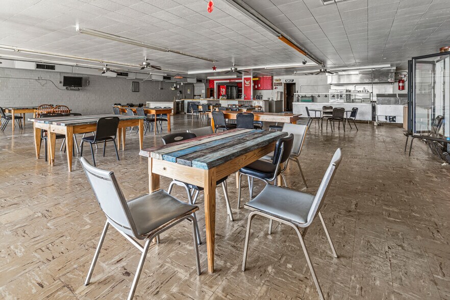 More Photos Of 301 N Wheeler Rd, Colmesneil Freestanding For Sale