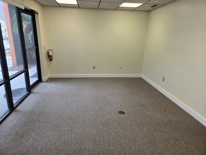 More Photos Of 1207 N Himes Ave, Tampa Office For Lease