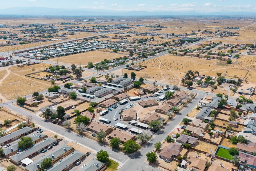 More Photos Of 11200 Chamberlaine Way, Adelanto Apartments For Sale