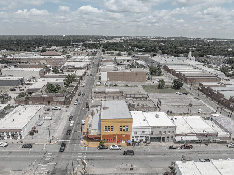 Primary Photo Of 201 E Houston St, Sherman Storefront Retail Office For Sale