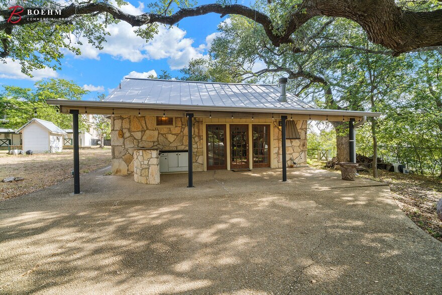 More Photos Of 137 Old San Antonio Rd, Boerne Apartments For Sale