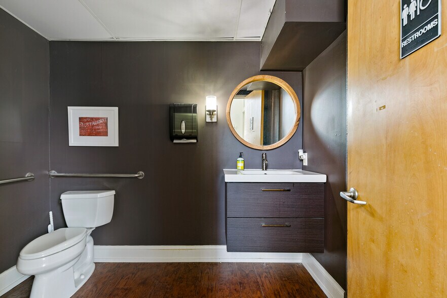 More Photos Of 104 N 19th St, Richmond Loft Creative Space For Sale