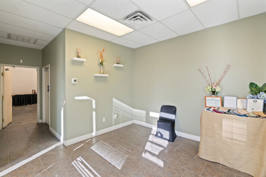 More Photos Of 5024 Cecile Ave, Las Vegas Warehouse For Sale