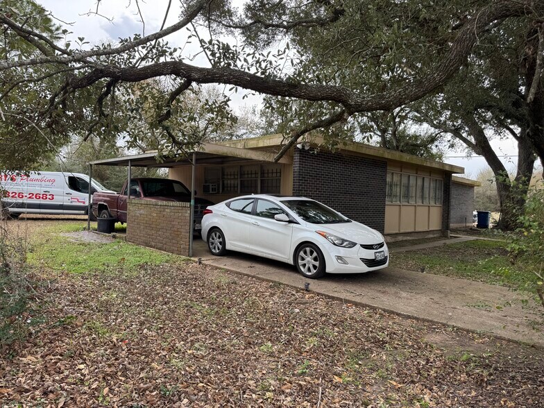 More Photos Of 300 Echols st, Prairie View Multifamily For Sale