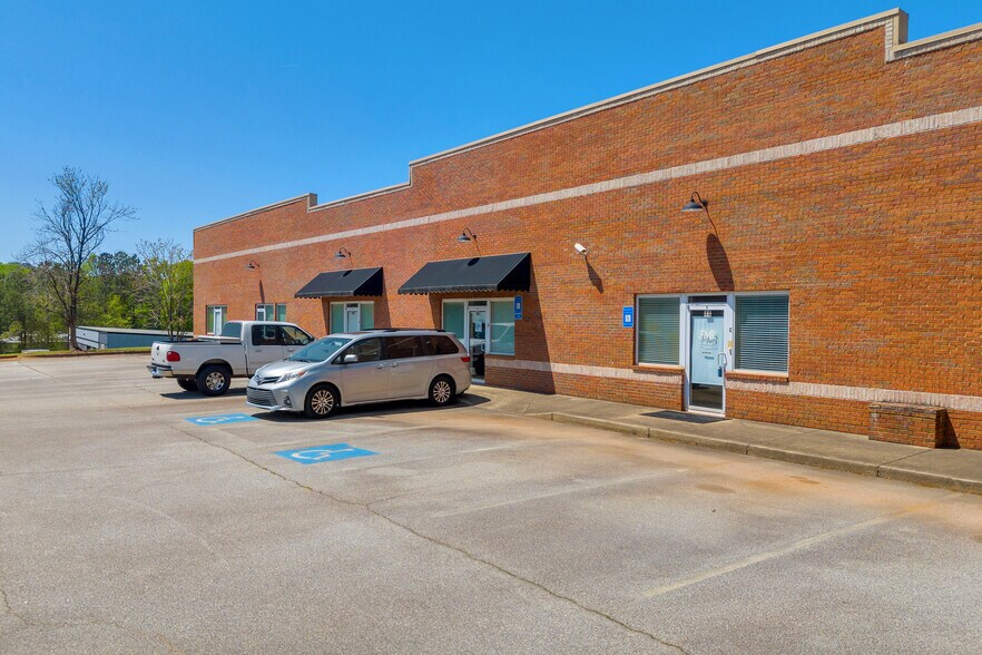 More Photos Of 40 Chamisa Rd, Covington Distribution For Lease